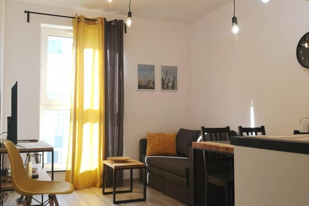 The Yellow Apartment Gdansk Exterior photo